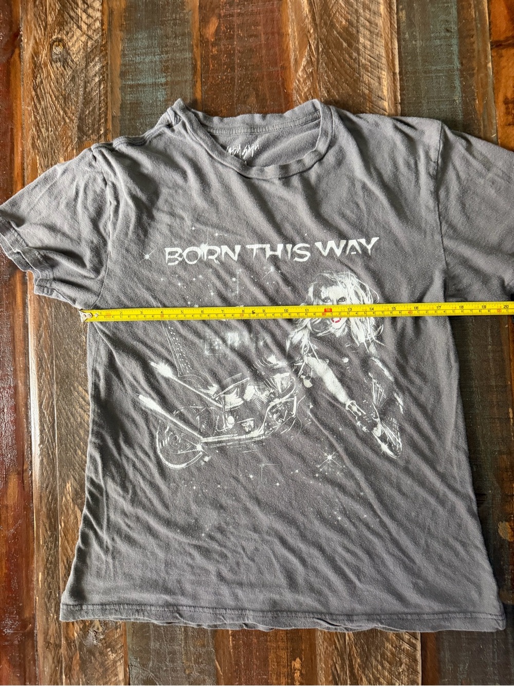Lady Gaga Unisex M Gray Born This Way Concert T-shirt Merch | SKU 0720 - Picture 2 of 5
